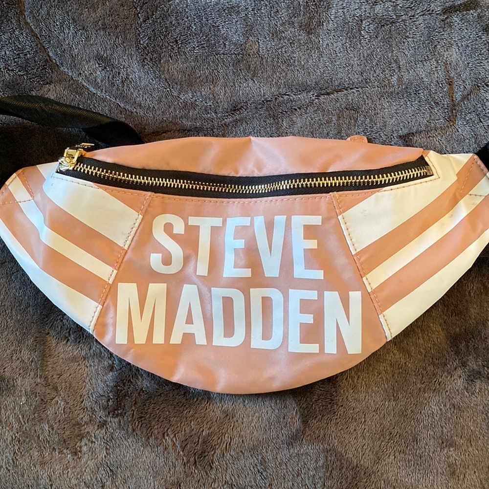 Steve Madden Fanny pack